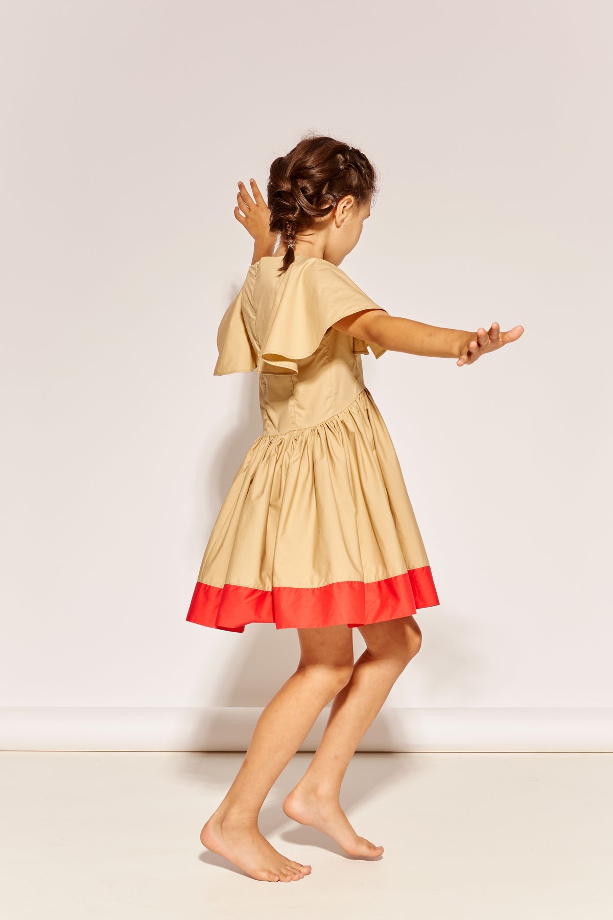 Es-Cape One's Notice