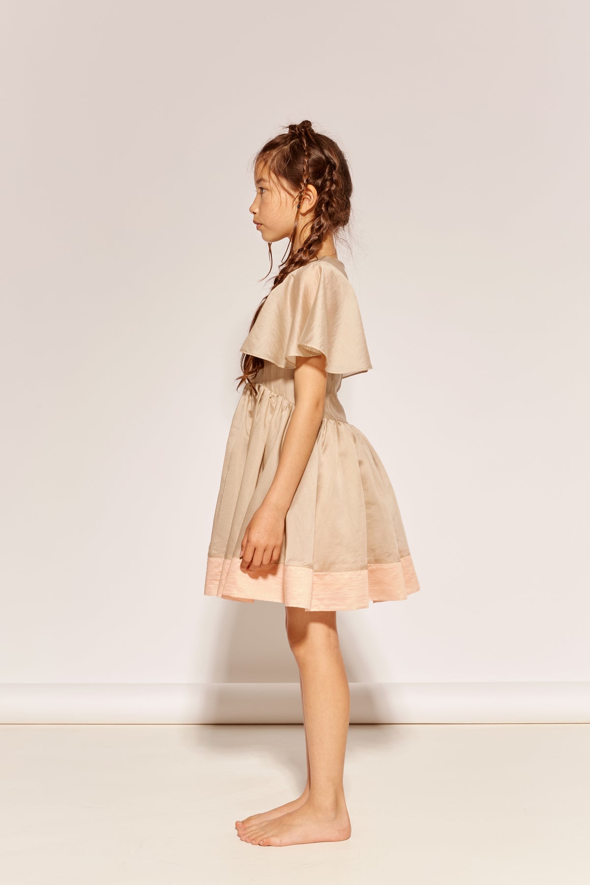 Es-Cape One's Notice